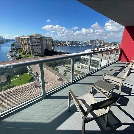 2Bd 2Ba Condo @Beachwalk Resort W/Pool